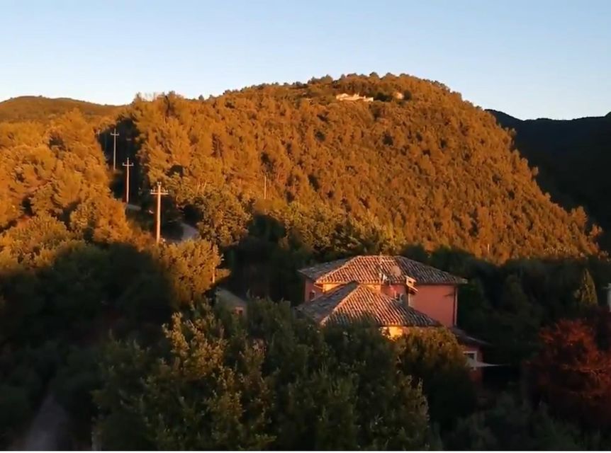 Spoleto Countryside Home Cooking Pasta Class & Meal - Sitting down to an Umbrian family-style meal
