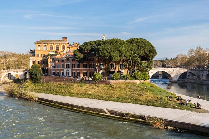Street food and pasta in Rome - A Roman lunch that begins on the sidewalk