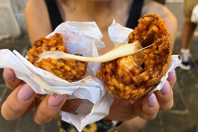 Street food and pasta in Rome - Santa Maria in Trastevere and the first Roman landmarks
