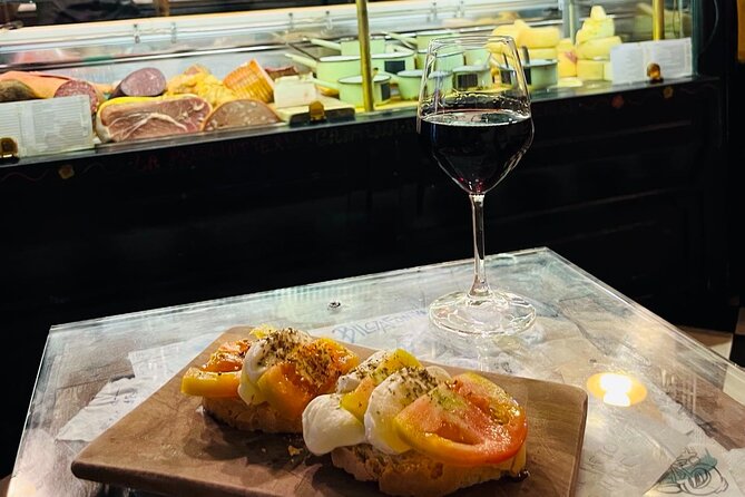 Street food and pasta in Rome - Crossing Isola Tiberina by foot