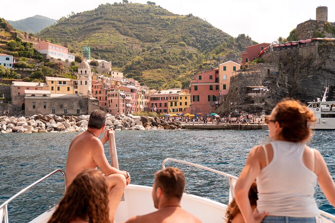 Sunset on a boat with fresh pesto pasta - A small boat and the role of the captain