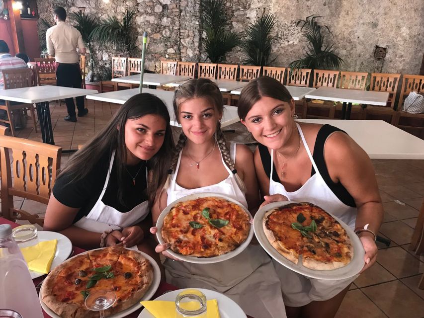 Taormina: Half-Day Pizza Making Class - Group size, family appeal, and atmosphere