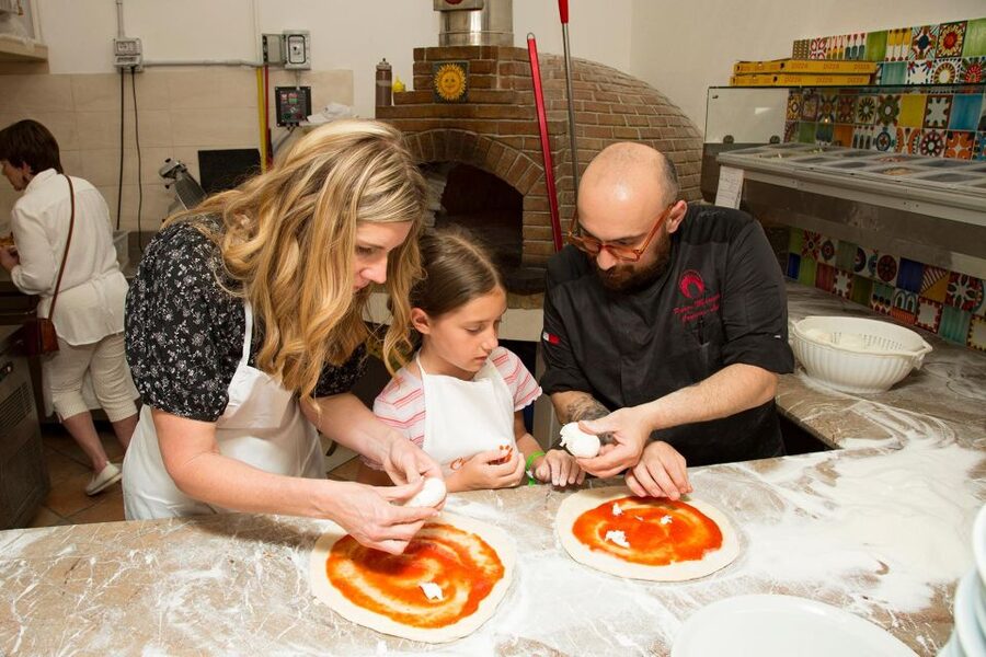 Taormina Pizza making class - The Taormina Regional Market visit