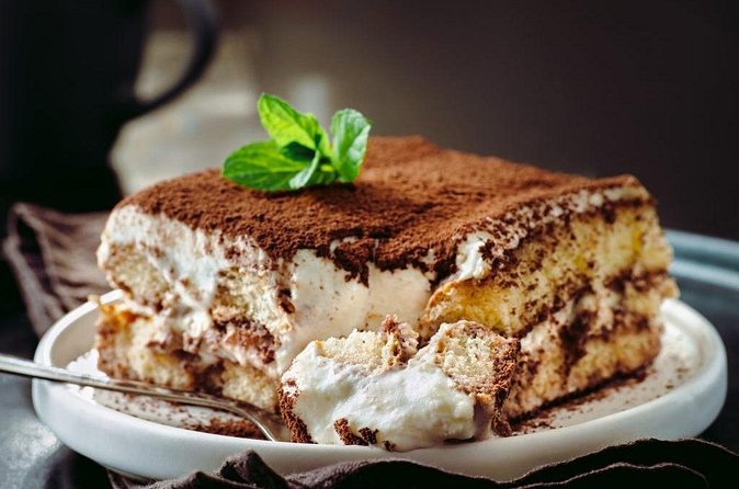 Tiramisu and Gelato Creation in Authentic Roman Dessert Workshop - Learning what makes gelato different from ice cream