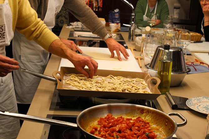 Traditional Home Cooking in Modena,Tagliatelle, Tortelloni & Wine - Key points to know before booking