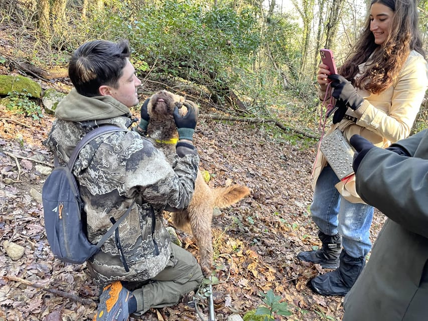 Truffle hunting in Chianti with pasta cooking class & lunch - A truffle hunt in the heart of Chianti