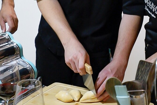 Valencia: Fresh Pasta Workshop with Food at Coolinary Experience - From flour to dinner in central Valencia