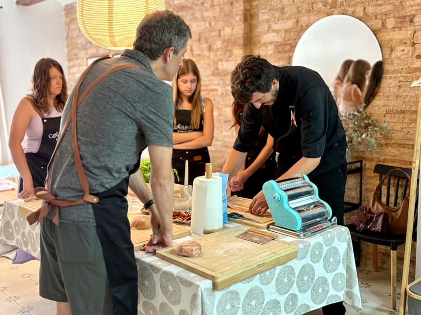 Valencia: Fresh Pasta Workshop with Lunch/Dinner in the Center - Key points to know before booking