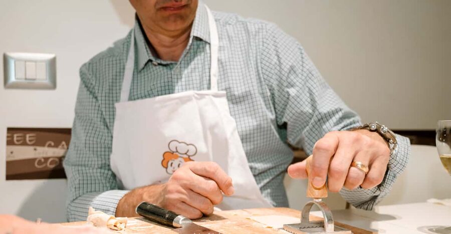 Varenna: Pasta & Tiramisu Cooking Class at a Local's Home - What the three-hour class feels like