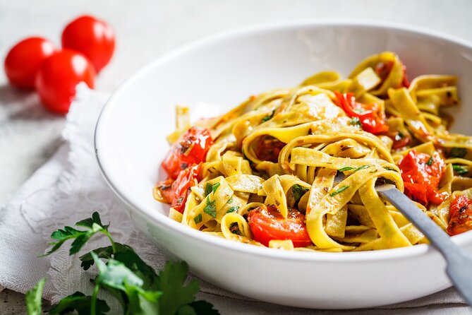 Vegan Cooking Class in Florence: Pasta Making & Wine! - Why the small group matters