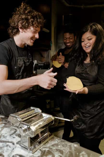 Venice: Pasta Carbonara Cooking Class with Wine - Why the jazz club setting changes the experience