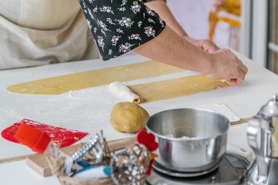 Verona: Prosecco and Pasta Making Class at a Local's Home - Meeting Michela and settling into the lesson