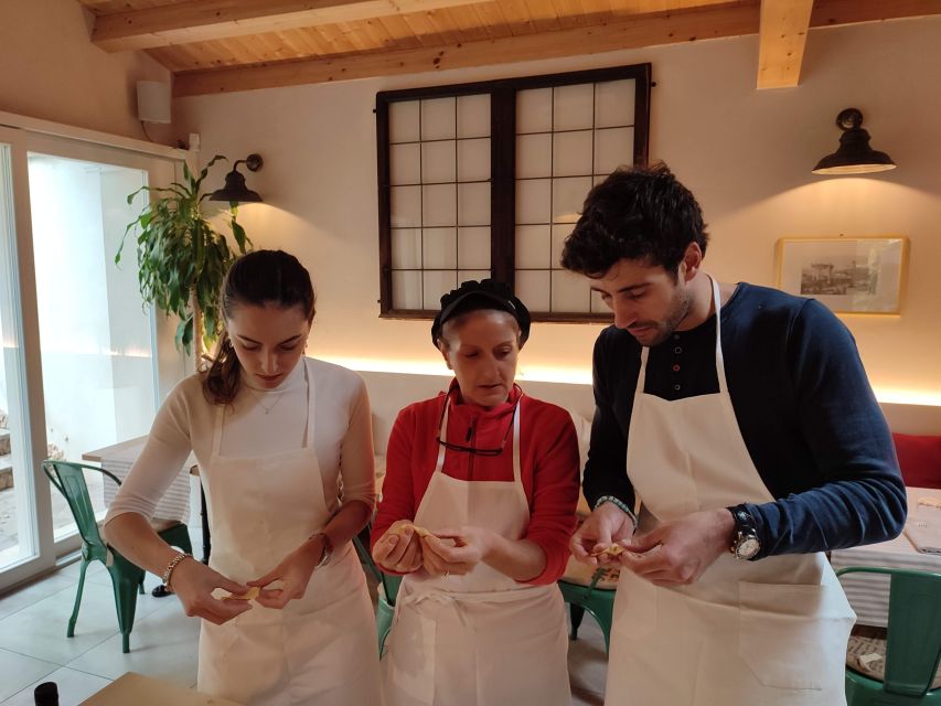 Verona: Tortellini Cooking Class and Lunch with Mamma Ivana - Giardini di Borghetto and the Meeting Point